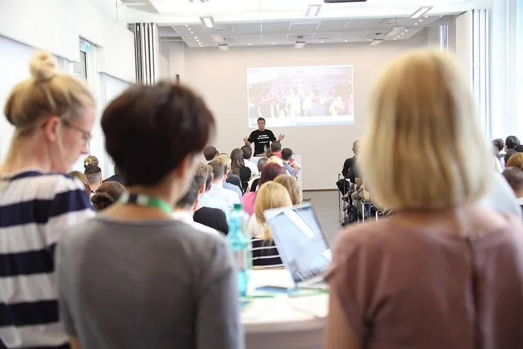 Der StoryMaster: Marketing-Experte in Berlin auf der Bühne